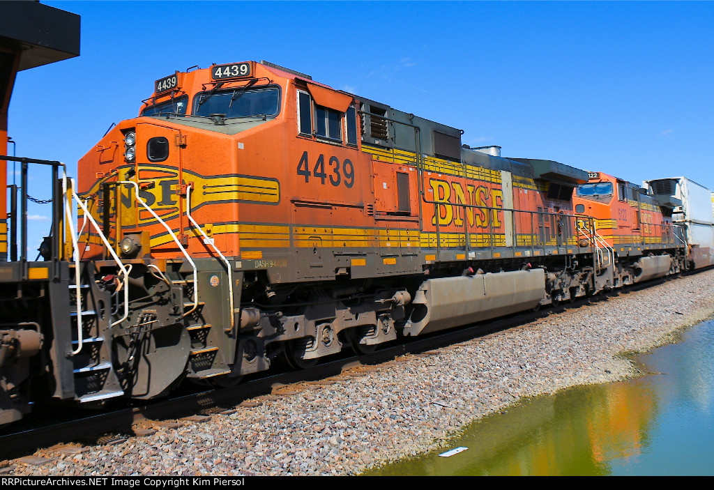 BNSF 4439